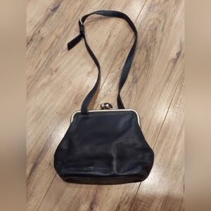 Vintage Nine West Black Leather Kiss Lock Shoulder Bag